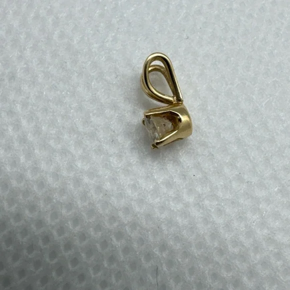 14k Yellow Gold Diamond Solitaire Pendant Round 4 Prong, 0.15 TCW, 0.24g - Picture 8 of 15